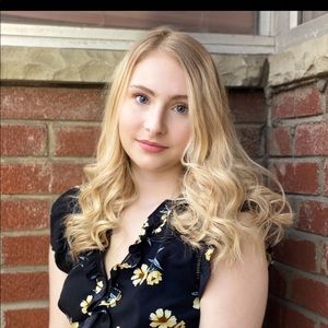 Meet your Posher, Holly